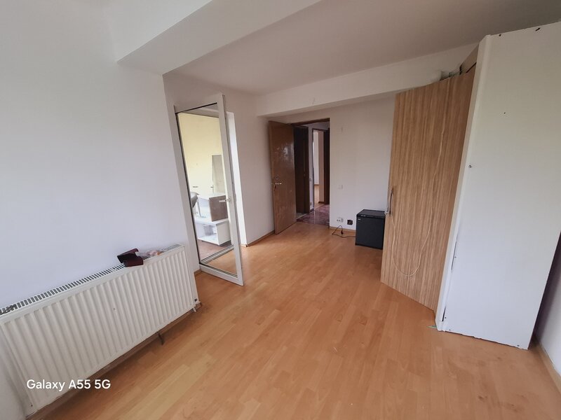 Dimitre Leonida, 3 min. metrou, vila cu 6 camere.