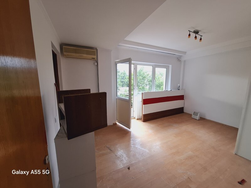 Dimitre Leonida, 3 min. metrou, vila cu 6 camere.