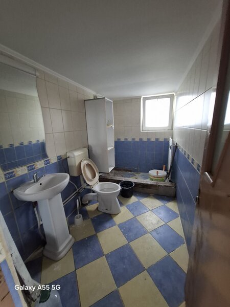 Dimitre Leonida, 3 min. metrou, vila cu 6 camere.