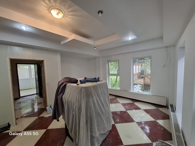 Dimitre Leonida, 3 min. metrou, vila cu 6 camere.