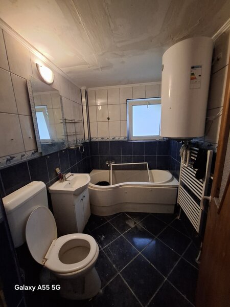 Dimitre Leonida, 3 min. metrou, vila cu 6 camere.