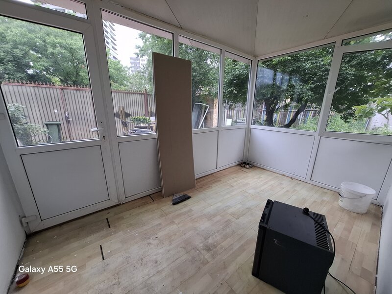 Dimitre Leonida, 3 min. metrou, vila cu 6 camere.