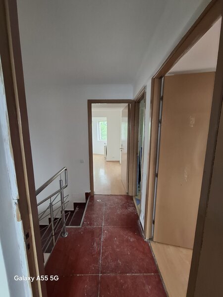 Dimitre Leonida, 3 min. metrou, vila cu 6 camere.