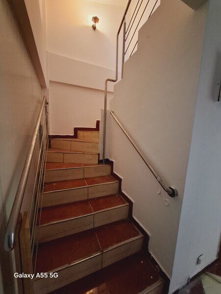 Dimitre Leonida, 3 min. metrou, vila cu 6 camere.